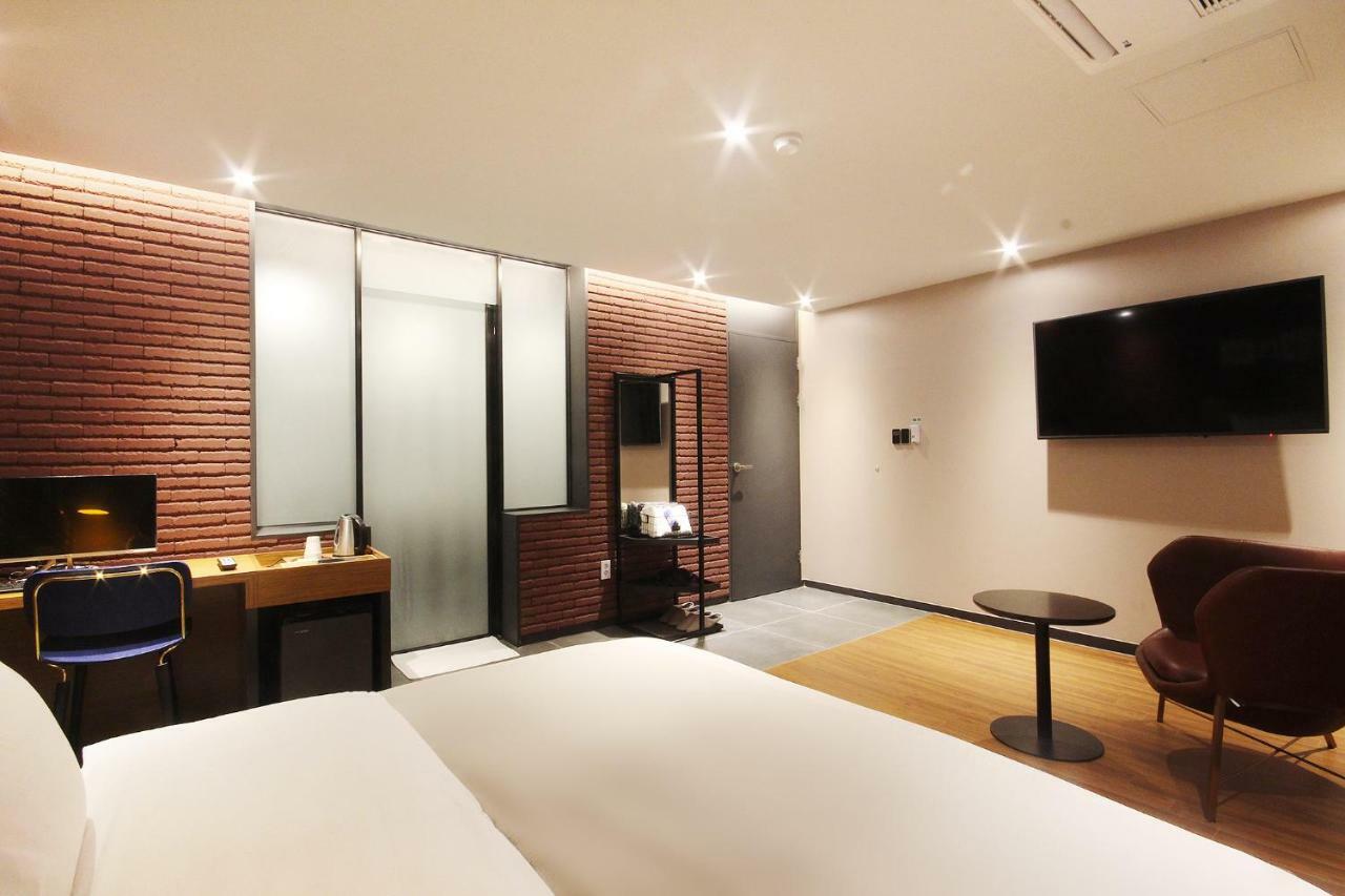 בוסאן Brown Dot Hotel Seomyeon מראה חיצוני תמונה